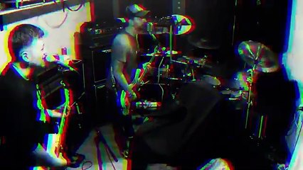 Ensayando Livin' La Vida Loca, a lo mono