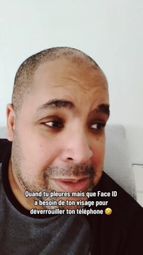 Quand tu pleures mais que Face ID a besoin de ton visage pour déverrouiller ton téléphone 🤣 #humour #drole #parodie