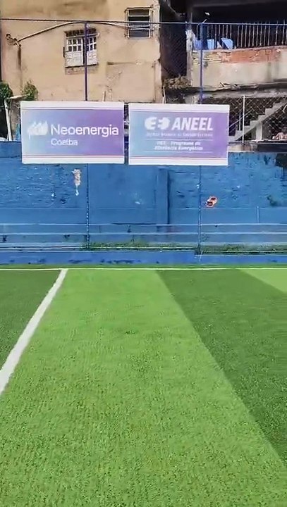 Após denúncia do BNews, surgem novos casos de campos com buracos em Salvador