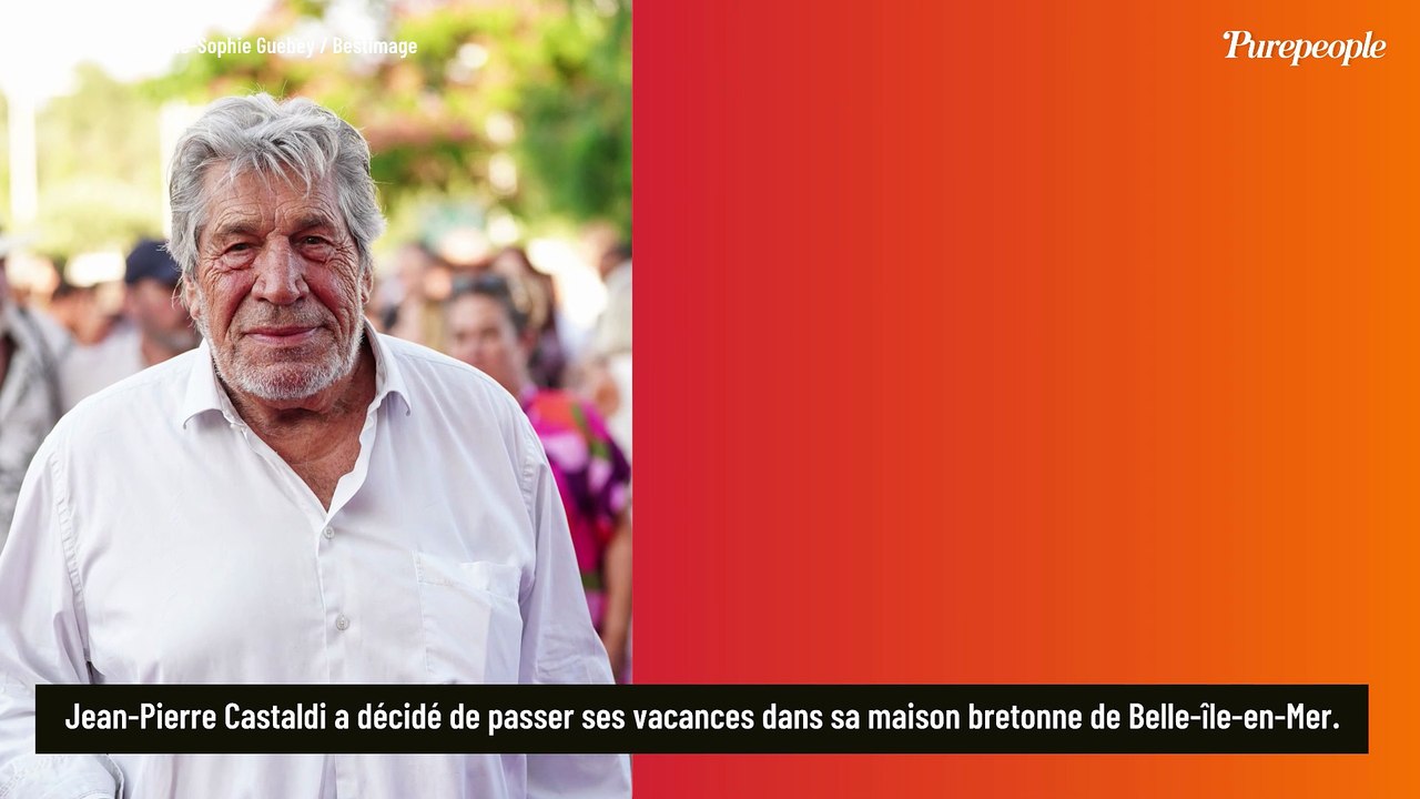 "J’ai passé beaucoup d’étés avec Benjamin" : Jean-Pierre Castaldi possède une somptueuse maison à Belle-Île-en-Mer où il profite en famille