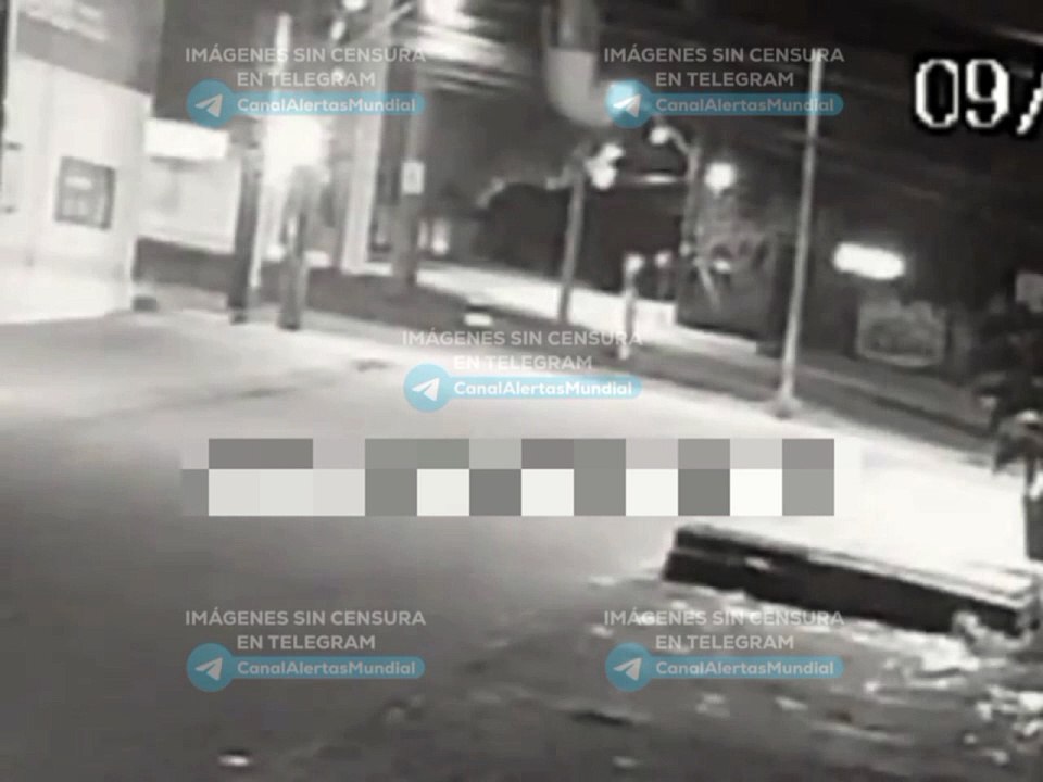 Imágenes sensibles: ¡Tuvo una premonición! Motociclista falleció partido en dos al chocar con un poste