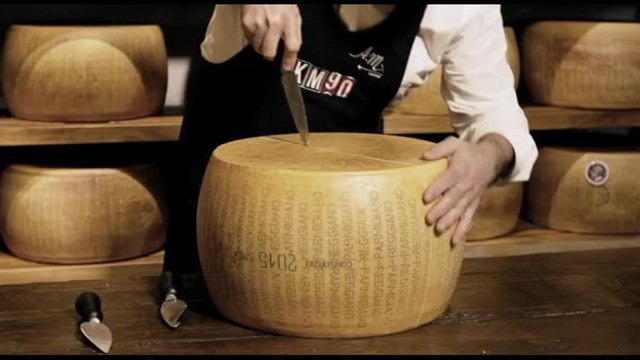 Parmigiano di montagna: quando il formaggio salva l'Appennino