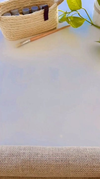 DIY Jute Table Mat via: @lainytavaresAdd a rustic touch to your dining space with this easy DIY jute table mat! Perfect for farmhouse or boho decor, this handmade mat is both stylish and functional.