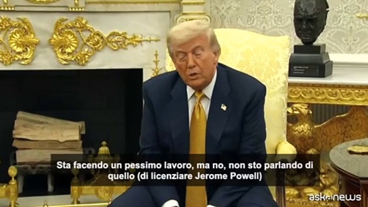 Trump nega di voler licenziare Powell: "Altamente improbabile"