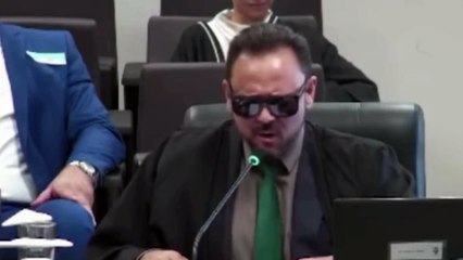 Advogado viraliza ao recitar poema e jogar capoeira em julgamento