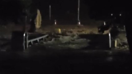 "사무실 진입도 어려워...하천 범람 속출" / YTN