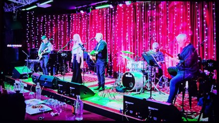 STEVE WADE & NIKKI NICHOLLS - How Sweet It Is (Live December 2, 2023)