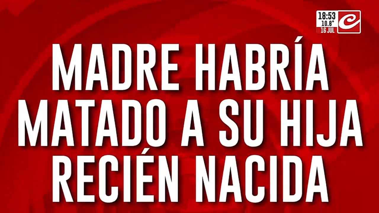 Madre dio a luz en un baño y habría matado a su bebé recién nacida