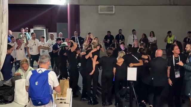 Italy spark wild celebrations after reaching Euro 2025 semi-finals (GVs)