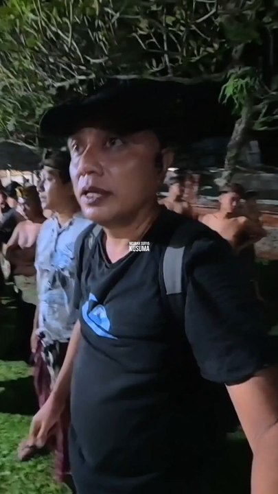 Tradisi Megendong Melaiban Teruna Desa Adat Tenganan Dauh Tukad Karangasem Bali. Full Video https://youtu.be/o0AwvhxC0_I#TengananDauhTukad #TradisiUnik #TradisiBali #DesaTenganan #NgurahSuryaKusuma