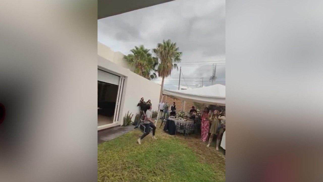 THE BEST GENDER REVEAL YOU’LL EVER SEE: 5 MILLION VIEWS AND EVERY SECOND IS WORTH IT