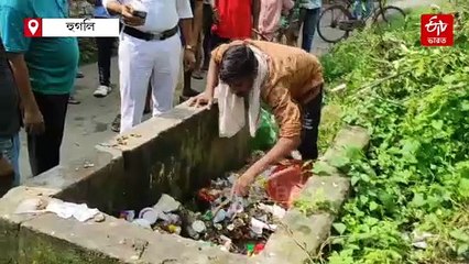 ডাস্টবিনে কালো পলিথিনে মোড়া কঙ্কাল, চক্ষু চড়কগাছ সাফাই কর্মীদের
