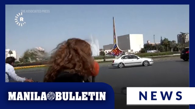 Moment Israeli strikes hit Syrian Defense Ministry captured live by reporter in Damascus