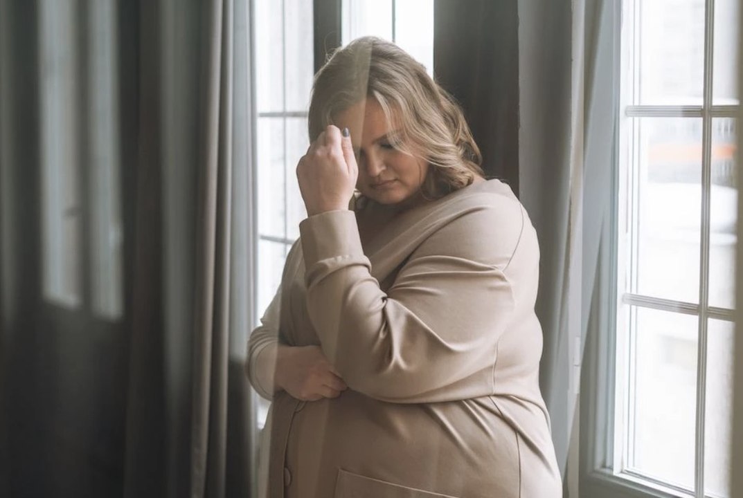 Grossophobie au travail : 273 000 femmes exclues du marché de l’emploi en 2024