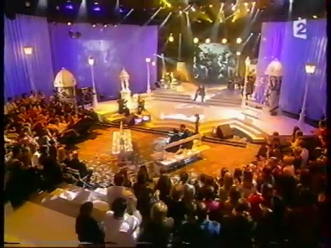 Johnny Hallyday & Patrick Bruel – Ne reviens pas + Duo exceptionnel sur Qu'est-ce qu'on attend pour être heureux (France 2 – 04 Janvier 2003)