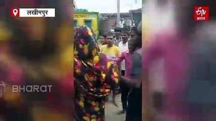 खाद लेने गए किसानों पर पुलिस ने बरसायीं लाठियां, नाराज लोगों ने मोहम्मदी हाईवे जाम किया