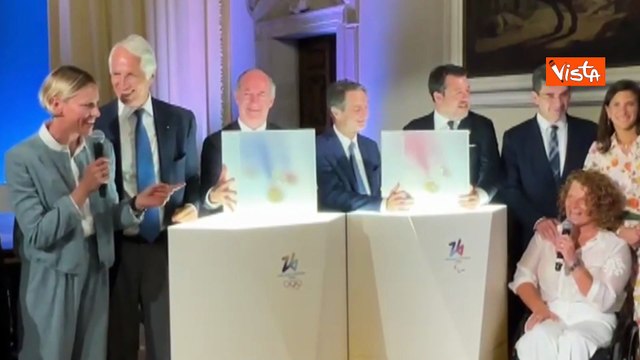 Olimpiadi Milano-Cortina 2026, Salvini, Malagò, Attilio Fontana e Zaia svelano le medaglie