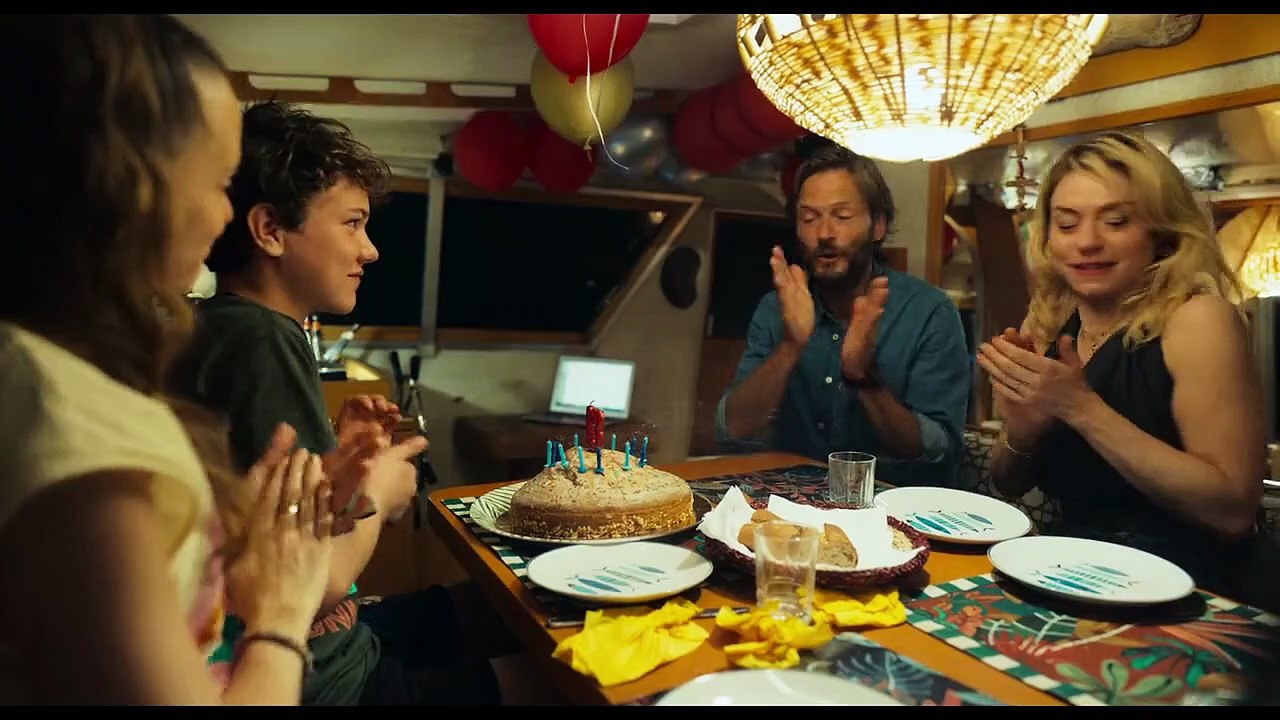 Survive (2025) Best New Trending Sci-fi Movie Dual Audio (Hindi-English)