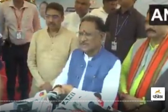 छत्तीसगढ़ में स्वास्थ्य सेवाओं को नया बल, सभी जिलों को मिलीं 151 नई गाड़ियां: CM साय