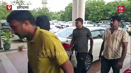 नूंह में नाबालिग छात्रा पर शराब की बोतल से हमला करने वाले 2 आरोपी गिरफ्तार, SP ने मानी पुलिस की लापरवाही