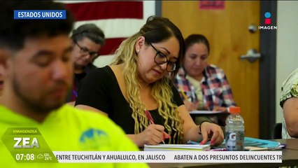 Migrantes legales buscan naturalizarse ante el temor de perder la residencia