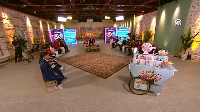 Cumhurbaşkanı Erdoğan ile ünlü futbolcu Kaan Ayhan arasında gülümseten çocuk diyaloğu! Öyle bir cevap verdi ki...