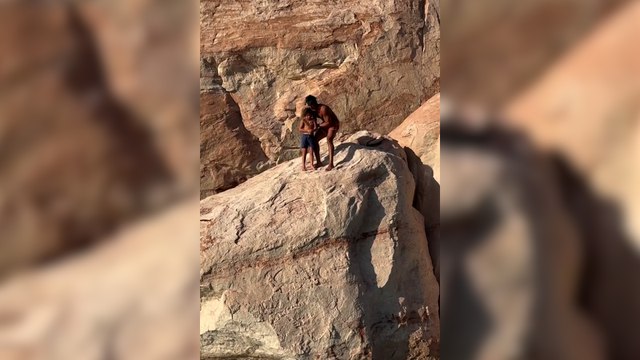 El vídeo de un influencer con su hijo para ‘enseñarle a afrontar sus miedos’: “¡Él puede volar!”