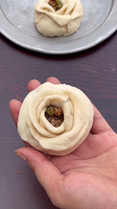 Easy Rose Bread Shape Method #tastemadeworld #trending #roseroll #rosebread #rosebun #breadrose #yts
