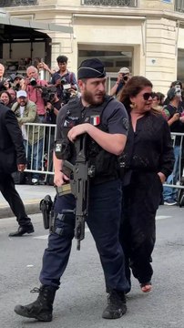 Raquel Garrido - Arrivées aux obsèques de Thierry Ardisson en l’église Saint-Roch de Paris, France, le 17 juillet 2025. © Jean-Baptiste Baud / Bestimage