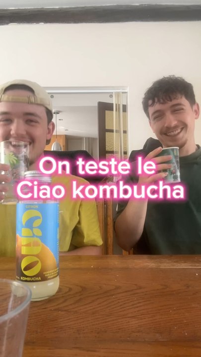 On goûte le ciao kombucha de squeezie !