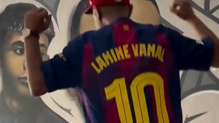 Il Barcellona consegna la numero 10 a Lamine Yamal: il padre reagisce così