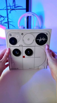 Et si je te disais que le smartphone le plus stylé de 2025 il coûte pas du tout 2000 euros 😱 Il est super original avec de bonnes performances ! La marque Nothing est de plus en plus étonnante 😁 #astuce #astuces #nothing #nothingphone3 #nothingphone