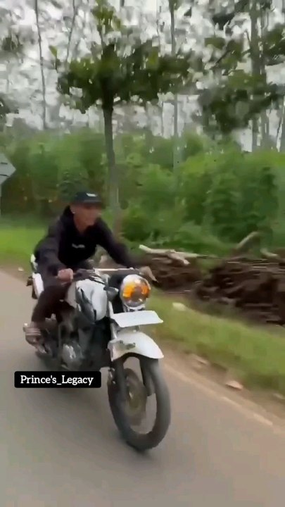 Epic Laugh Attack in Public!"