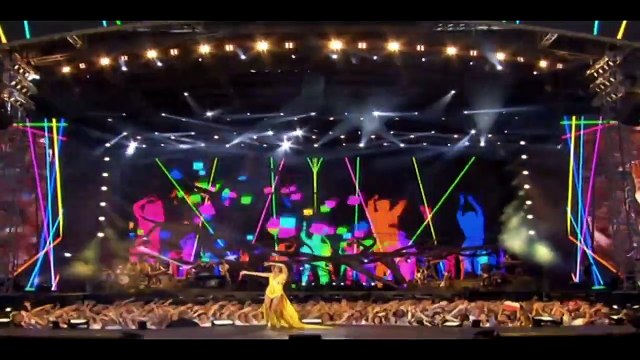 HELENE FISCHER — UND MORGEN FRÜH KÜSS‘ ICH DICH WACH ● LIVE AUS BERLIN · 2015 // HELENE FISCHER — FARBENSPIEL LIVE – DIE STADION-TOURNEE