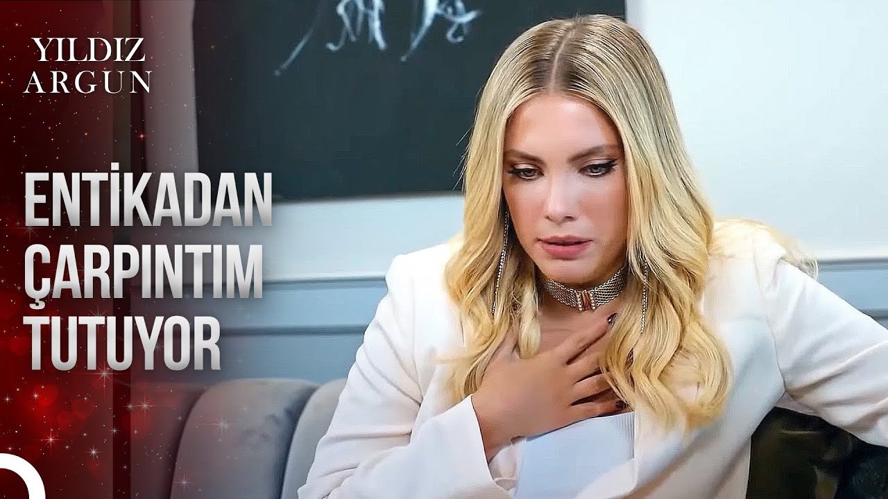Paniğiz Biz, Anasına Bak Üvey Kızını Al