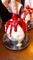 Honeybee's unique ice cream!  Natural shaved ice, thin shavings, and homemade tea leaves