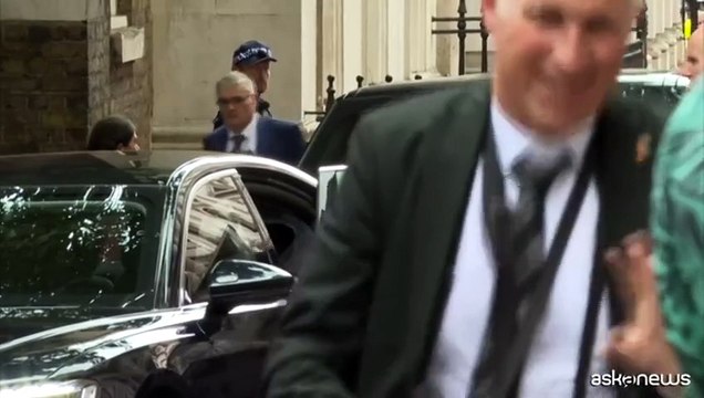 Il cancelliere Merz a Londra accolto da Starmer a Downing Street