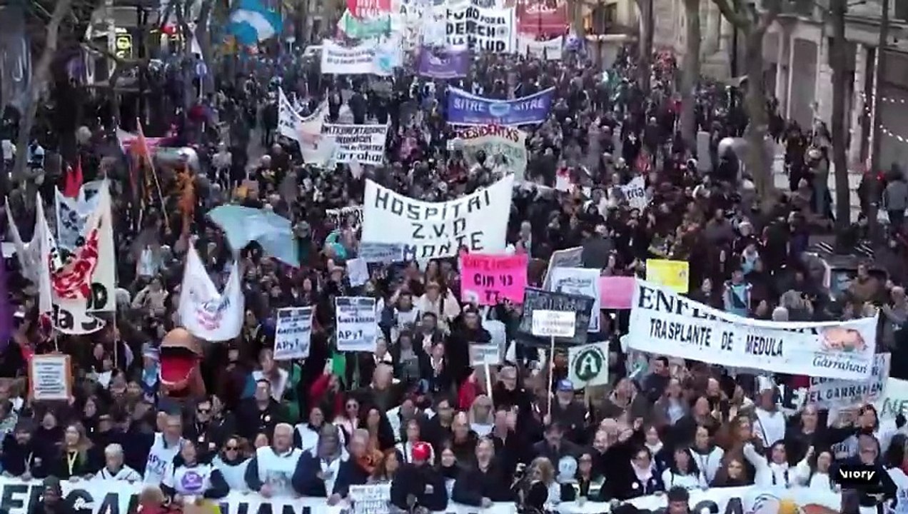 Garrahan | Miles de personas marcharon a Plaza de Mayo en defensa de la ...