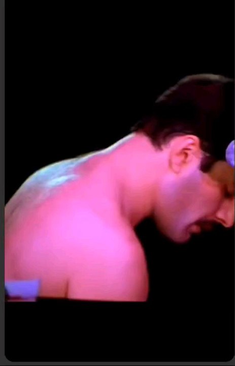 Freddy Mercury we are the champion magnifique