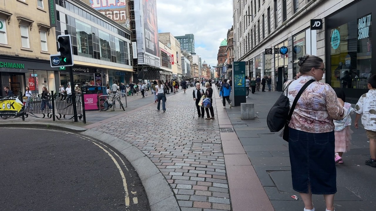 Glasgow’s Argyle Street may soon have a new look as the council plans to revamp the street and put a road through pedestrian area