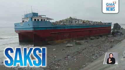 Barge, inanod patungong baybayin ng Virac, Catanduanes sa gitna ng masamang panahon | Saksi