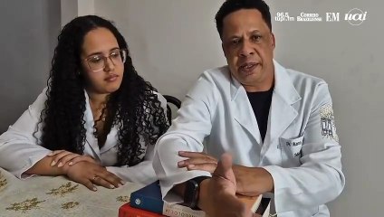 Pai e filha realizam sonho e se formam juntos em medicina