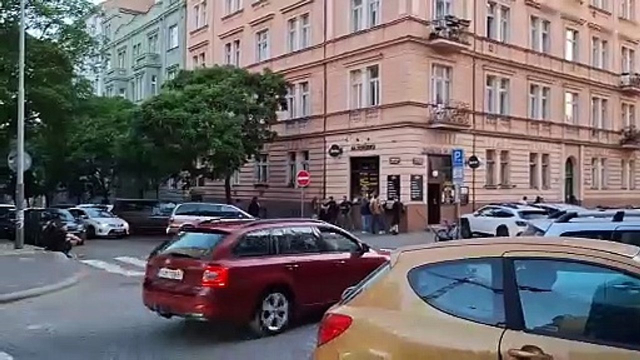 summer 2025  czech republic, prague ,  vinohrady , walk in the city center