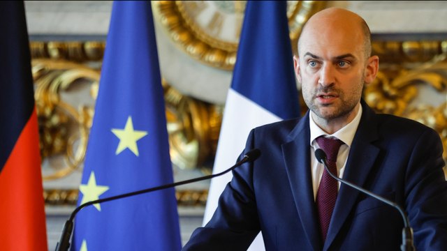 La UE aprueba un nuevo paquete de sanciones contra Rusia que incluye un tope al precio del petróleo