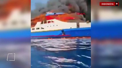 Endonezya'da yolcu gemisinde yangın
