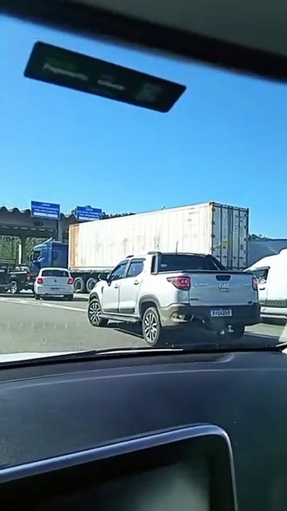 Bloqueio no pedágio da BR-101