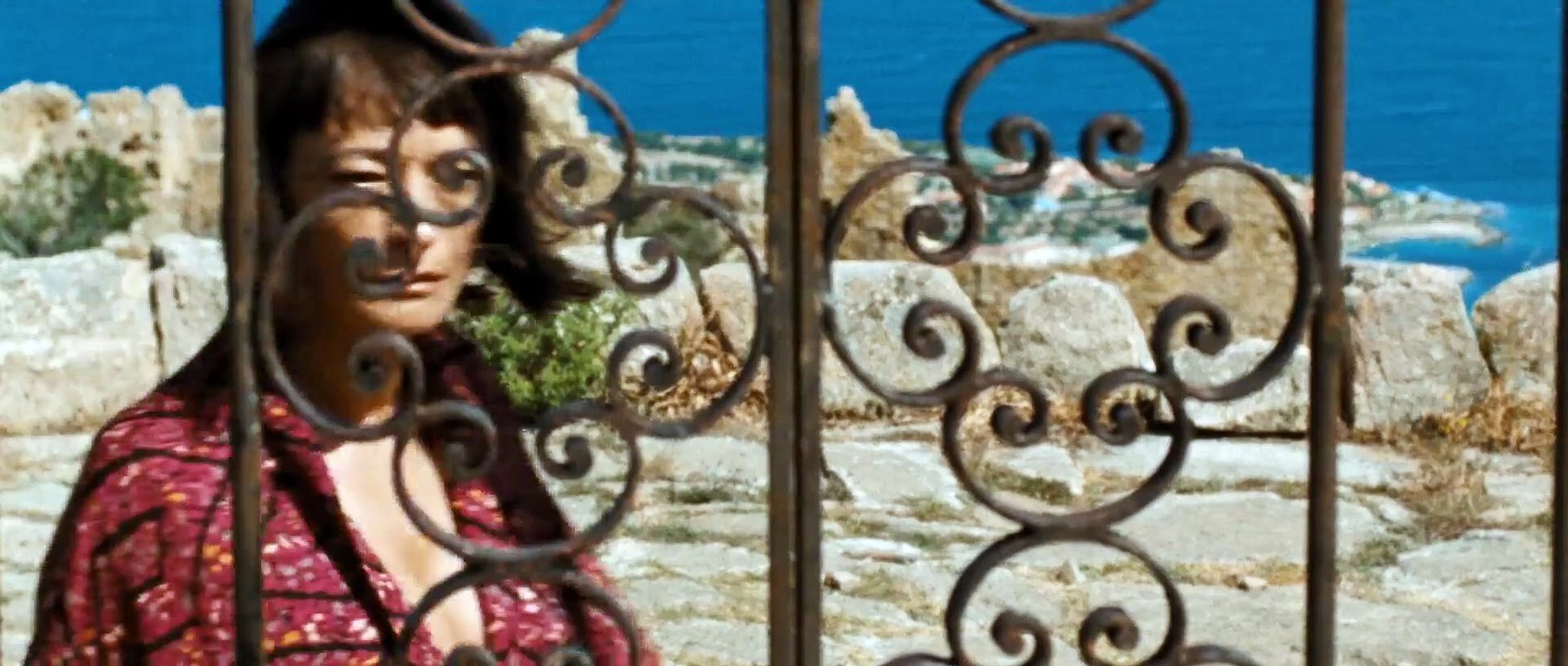 Laissez bronzer les cadavres ( 2017 ) Directed by Hélène Cattet e Bruno Forzani - Original Version Italian Subtitles