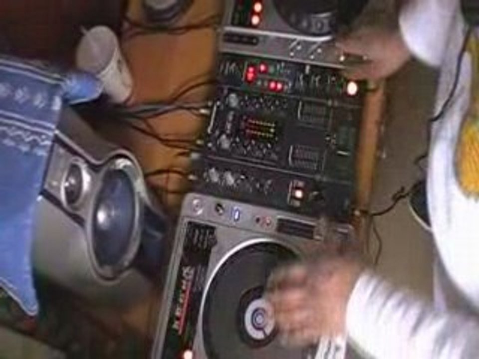 PASS PASS SMASH RIDDIM BY SMOOKY SELECTA!!!!!!!!!!!!