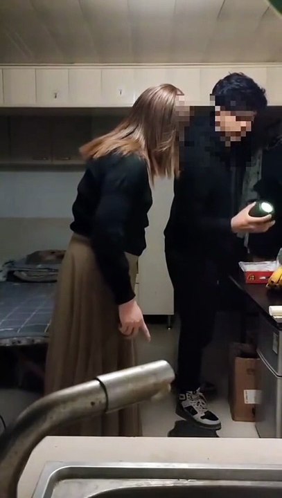 Homem preso na China após se passar por mulher e filmar encontros sexuais
