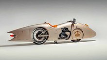 ドイツの職人、ロイヤルエンフィールド・ショットガン650をアール・デコ調の芸術作品に変身